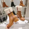 مصممي Luxurys Women Rain Platform Boots Fashion PVC PVC Non-slip Gear Woman Ong Botas Mujer chunky Heel Rubber Chelsea Booties Ladiestop