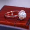 Bröllopsringar Huitan Trendy Simulerade Pearl Ring med Big Center Decoration Engagement Fashion Kvinnliga grossistpartier Wynn22