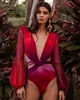 dames badkleding uit één stuk sexy zwempakken gradiënt rood en blauw glanzende verf kleuren puff long mesh mouwen zomer strandkleding goed stretch slank fit maio moda praia