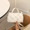 أكياس المساء الصلبة لون نسج بو الجلود الكتف crossbody للنساء 2022 المرأة مصمم رفرف رفرف حقيبة سفر رسول حقيبة