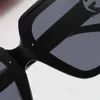 Brand Luxury Designer Occhiali da sole Donne uomini occhiali per occhiali traslucidi Outdoor Shades Frame PC Fashi