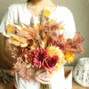 Autumn Fino di rosa finti Fallo di alta qualità autunno ra Daisy Flower artificiale Bouquet lungo per la decorazione del matrimonio a casa Leave autunnale 220609