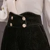 QOERLIN hiver Chenille Shorts femmes Shorts en laine taille haute bouton dos fermeture éclair pantalon court femmes noir Bermuda grande taille 220419