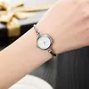 Montreuses-bracelets Gold Creative Womens Bracelet Watchs Ladies Habille Fashion Alliage Quartz Corloge de bracelet Giftwristwatches