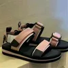 Marca Mulheres Sandálias Fivela Fivela Plataforma Plataforma Sapatos Verão Ao Ar Livre Moda Chinelos Luxurys Senhoras Slides Top Quality Flat Beach Sandal