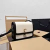 Schoudertassen Vrouwen Vierkante Handtas Lederen Luxe Designer Bagss Crossbody Vrouwelijke Brief Lock Portemonnees Tofu Broodje 220325
