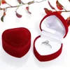 Romantiska smycken Display Box Red Velvet Valentine's Day Birthday Heart Shape Ring Presentlådor