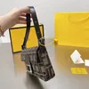 Çanta Tasarımcısı Çantalar Lüks Baget çanta Bez Çanta Moda Crossbody Çanta Klasik Kadın Omuz Çantası Cüzdan Kabartmalı Kapaklı Çanta Ünlü Çanta Kanvas Tote Çantalar