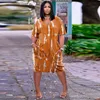 Plus Size Kleider XL-5XL Tie Dye Print Lose Midikleid Damen Tiefer V-Ausschnitt Kurzarm Knielang Lässige Seitentaschen Robe FemmePlus