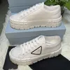 Diseñador Mujeres Nylon Casual Shoes Gabardine Classic Canvas Sneakers Wheel Wheel Lady Stylist Fashion Platform Solid al elevación 1