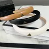Femmes lettre bandeau en cuir lettres bandeau pour cadeau fête de luxe conception spéciale accessoires de cheveux de qualité supérieure