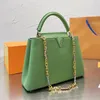 Kadın Capucines Çanta Bez Çantalar Düz Crossbody Omuz Çantası Dana Derisi Ayrılabilir Zincir Altın Donanım İçinde Moda Harfleri Çoklu Renkler