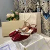 Luksusowe sandały sandały płaskie buty balet baletowe mieszkanie z kryształami łańcucha genevi skórki krystalicznie w pudełku EU35-42