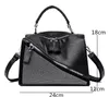 Högkvalitativ rivet läder kvinnors väska handväskor lyx varumärke kedja Tassel Totes mode kvinnliga axelväskor avslappnad messenger väska