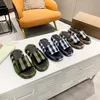 Projektant pantofelek damski kapcie luksusowe sandały markowe sandały prawdziwe skórzane japonki mieszkania slajdów obuwie trampki buty marki 154