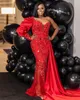 2022 Plus Size Arabo Aso Ebi Red Mermaid Abiti da ballo di lusso Cristalli di perline Sera formale Pary Secondo ricevimento Compleanno Abiti di fidanzamento Abito ZJ470