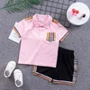 Kids Girls Boys Plaid Tracksuit Brand Fashion 2st Outfits Set Polo Tshirt och Short Pant Tracksuits Children Designers kläder 80cm-120 cm