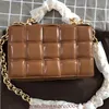 Kadın Tote Luxurys Designerd Küçük kare Omuz Çantası toptan moda kapitone çanta Mini Klasik İnek Deri çapraz vücut çanta Crossbody Tote Zincirler çanta