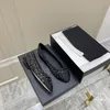 Bale Düz Orijinal Deri Kadın Loafers Sıradan Ayakkabı Boyutu 35-42 Tasarımcı Ayakkabı Düğün Partisi Tasarımcıları Lüks Top Quilty Velvet Mevsimsel Kutu Toz Çantası