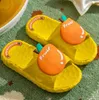 Sandali per bambini quattro stagioni Pantofole per bambini da bambino per bambina Mini sandali da spiaggia firmati in pelliccia Sandali da piscina piatti da bambino Scarpe da acqua nere bianche EVA Home