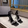 مصمم صنادل عالية الكعب آخر الأزياء المشاهير Diamond Diamond Girls Heels Square Head Banquet Women's Shoes Slide Propeledile أحادي الجانب الصندل