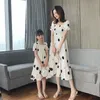 2022 Summer Family Matching Outfit mamma e bambino Abito in chiffon a pois con fiocco posteriore Stile occidentale Vestito da madre figlia Abiti