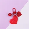 Graverad hjärta Hängsmycke Alloy Bell Keychain Party Favor Creative PU Läder Ryggsäck Bag Charm Tillbehör Födelsedag Årsdag Present Tiktok