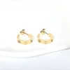 Pendientes de amor con dijes de oreja de alta edición para mujeres, niñas, damas, joyería con piercing, logotipo grabado, regalo de acero de titanio Designer253l