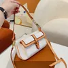 Mode kvinnor luxurys crossbody väska berömd klassisk designer messenger lady cross body väskor handväska kvinnlig tote satchel handväska 5a kvalitet axelväska ny