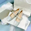 Designer Sandaler Womens Classic Ballet Shoes Pearl Chains Läder gummisandal mode tofflor flip-flops