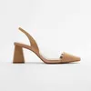 Sapatos femininos 2022 novas sandálias espessas pontiagudas transparentes cor natural plástico exposto elegante salto alto