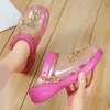 Tofflor sommarkvinnor Tappar Tjock bottenkedja Rhinestone Slides Girl Transparent Jelly Sandals Beach Flip Flop Hole Garden Shoe 220708