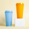 Garrafas de água coloridas reutilizáveis ​​águas trocando xícaras com tampas de palha de plástico copo para crianças adultos