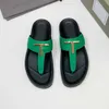 2022 Summer Classic Men Fashion Slippers Flat Metal Button Designer Men's Sandals Rubber-Soled Beach Letters Lazy Women's Walk Walk Flip-Flops