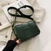 Fanny packar vävd mode liten fyrkantig väska koreansk version ins fritid messenger bröstväska mode singel axelväska kvinnor 220627