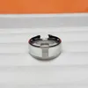 Новое высококачественное дизайнерское кольцо из титана, классические ювелирные изделия для мужчин и женщин, кольца для пар, современный стиль, ширина ремешка 8 мм