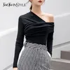 TWOTYLE SEXY OFF SCHUTTER ASYMMETRISCHE Damen T-Shirts Tops Weibliche dünne langarm Mode Schwarz T-Shirt Herbst 220402