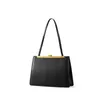 Bolsa de clipe minoritcil designer extremamente simples clasp feminino bolsas de couro feminino lança de bolsa de ombro de embarque 220617