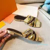 Designer Lyx Dam Sandal Läder Platta klackar Sandaler Sommar Dam Klassiska skor med box storlek 35-40 2022