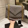 Luxurys Designer Ladies Messenger Bag Simple Fashion Black Quilted Purses for Women Shoulder Bags Handbags Hasp Flap Soft Leather Chain Cros
