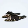 Sandaler 2022 Summer Lowtop Bow Bag Toe Shoes Kvinnors lämpliga Leopard Print Flat Mules Pekade Casual Bekväma sandaler 220704