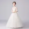 Flickans klänningar White Lace Flower Girl Dress Princess For Wedding Party Pärlor Applices Long Gown Girls First Communion Vestidos