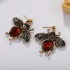 Stud Fashion Crystal Flying Honey Bee örhängen Shiny Charm Animal Metal Earring Trendy Women Party Elegant Insect Jewelry Bijouxst4426601