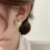 Pendientes de tuerca de corazón de perla de concha elegante coreana para mujer, regalos de joyería de fiesta Brincos de Metal Irregular a la moda