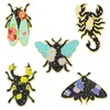 Smal Retro Insekten Schmetterling Motte Metallfarbe Brosche Cartoon Süßes Feuerfly -Abzeichen -Tasche Lapel Accessoires Weihnachtsgeschenke Juweliernadel