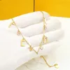 Colar de letra de alta letra de letra de moda de pingente fit feminino eletroplacado 18K Gold Designer Chain Colares Jóias de luxo