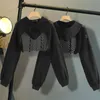 Schwarze Hoodies für Frauen, aushöhlen, Crop-Tops, Netz-Patchwork, kurzes Sweatshirt, langärmelig, Herbst-Tops und Pullover a220813