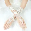 Custom Made Vintage Fingerless Bridal Gloves Fabulous Lace Diamond Flower Glove Hollow Wedding Dress Accessories