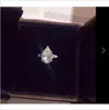 Retro Moissanite Female Sier Iinlaid 3 karat drop shap simulering diamant bröllop eller förlovningsringälskare euro-amerikan