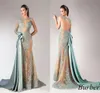 Senaste Design One Shoulder Prom Klänningar Beaded Draped Trumpet Style Lace Evening Gowns Sheer Sexy Asymmetriska Satin Sage Party Dresses